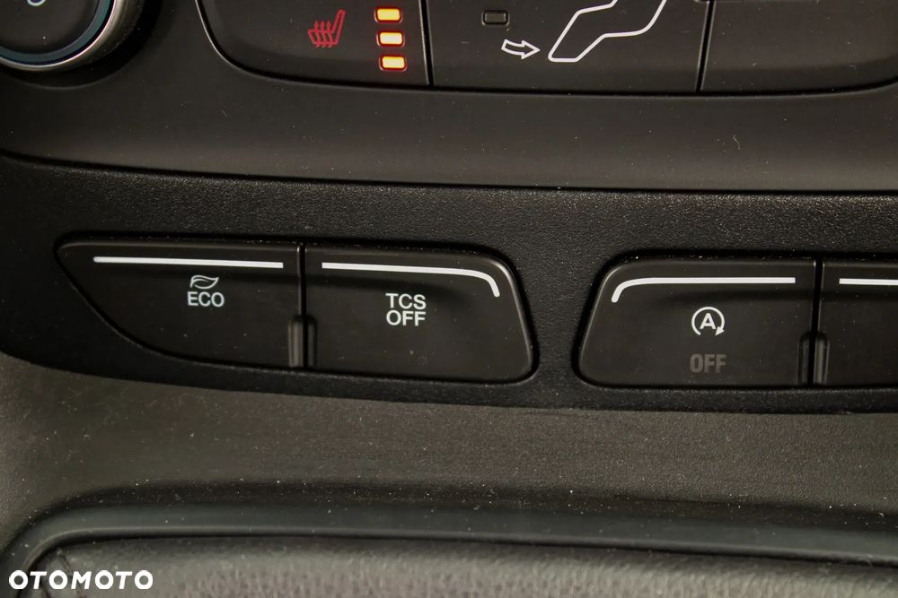 Ford Connect MAX - 34