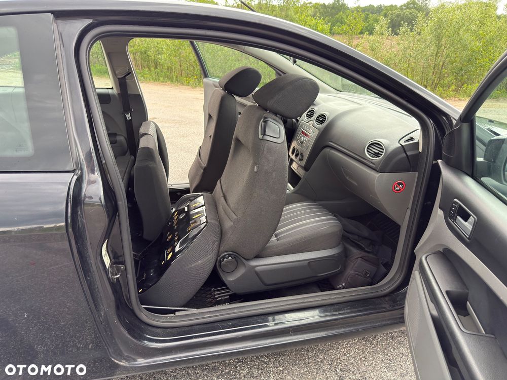 Ford Focus 1.6 TDCi DPF Ambiente - 19