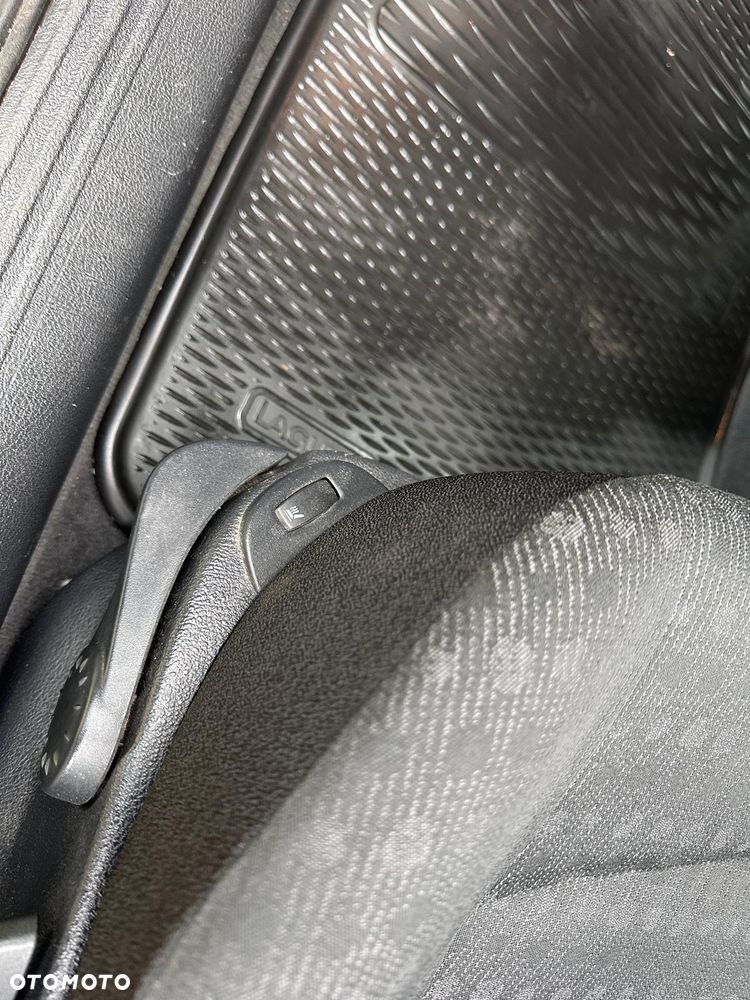 Renault Laguna 2.0 dCi Initiale - 10