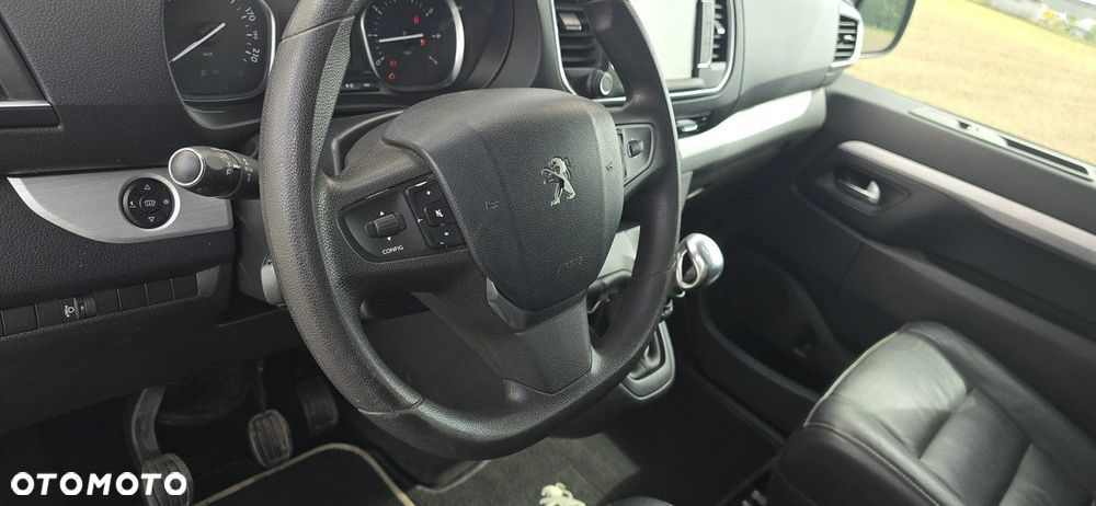 Peugeot Traveller - 10