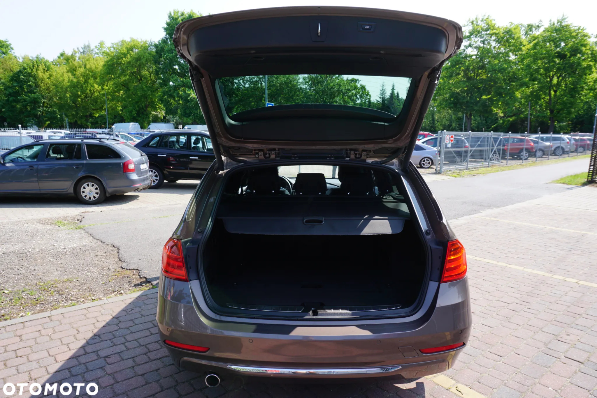 BMW Seria 3 318d Touring Luxury Line - 5
