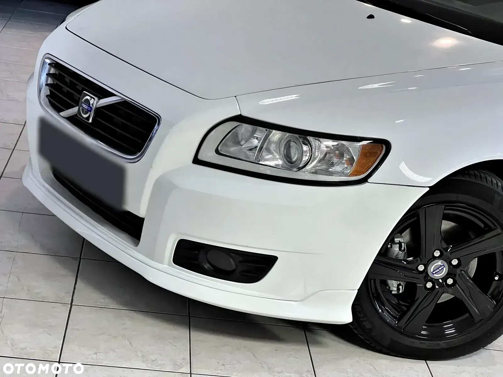 Volvo V50 D2 R-Design - 2