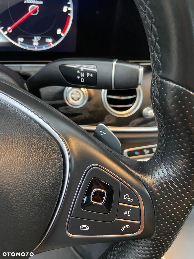 Mercedes-Benz Klasa E 220 d 4-Matic All-Terrain - 31