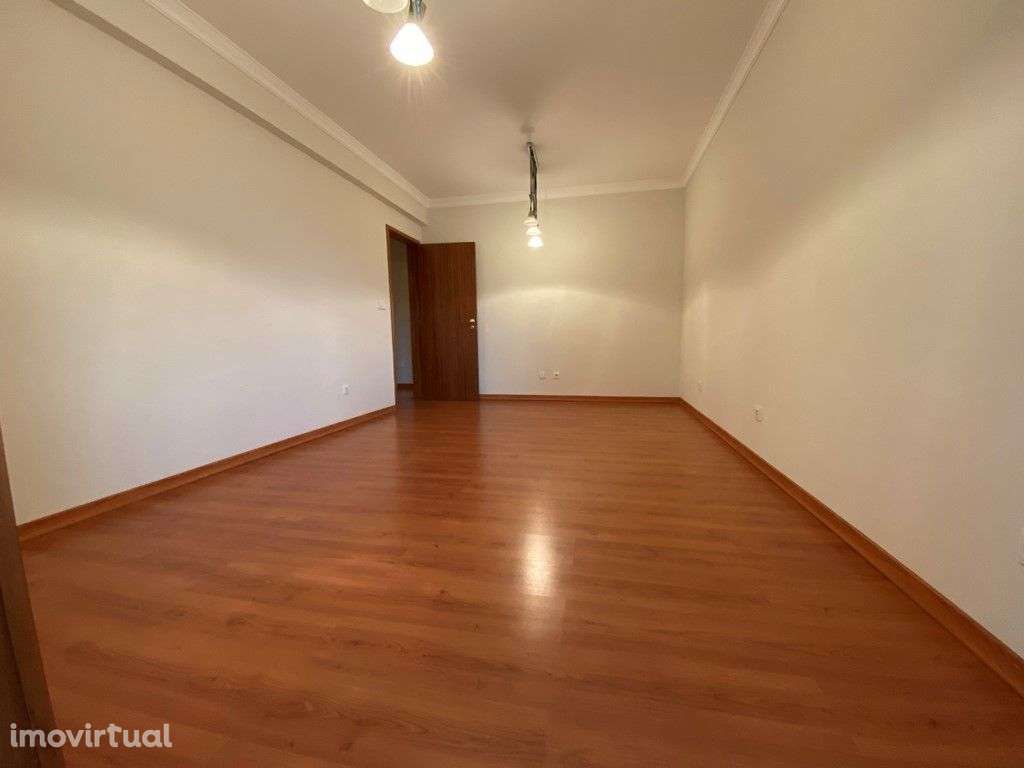 Apartamento T2 em Esgueira - Sem Mobília - Grande imagem: 2/11