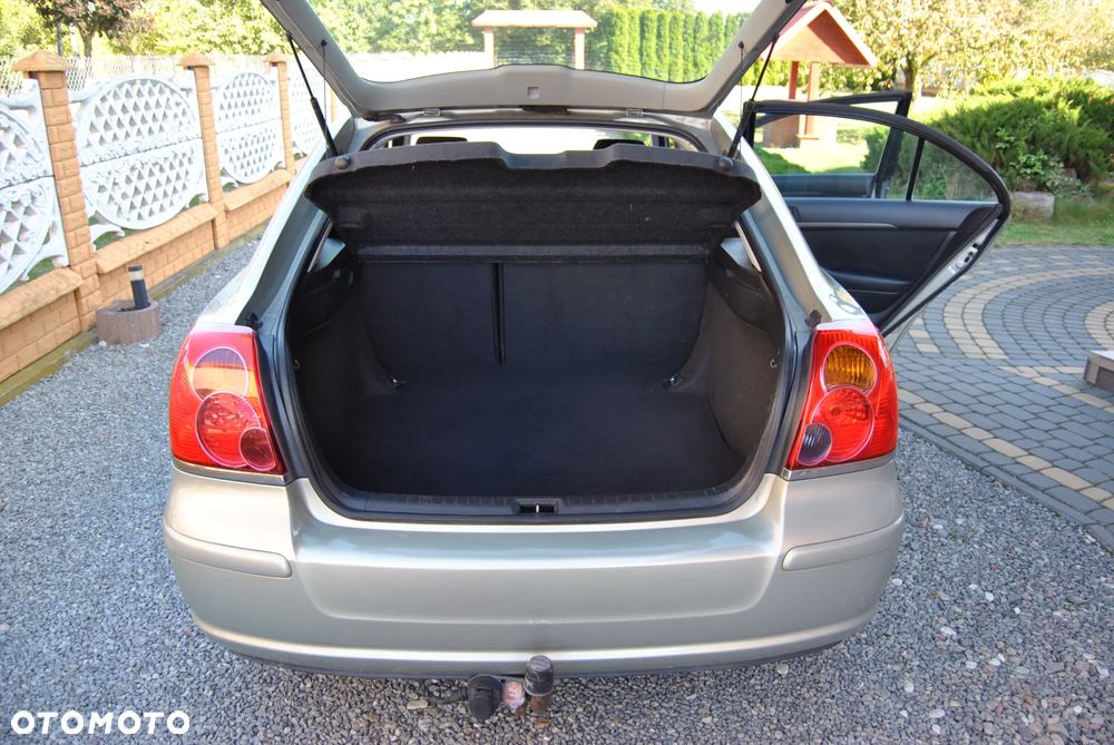 Toyota Avensis 1.8 VVT-i Sol - 21