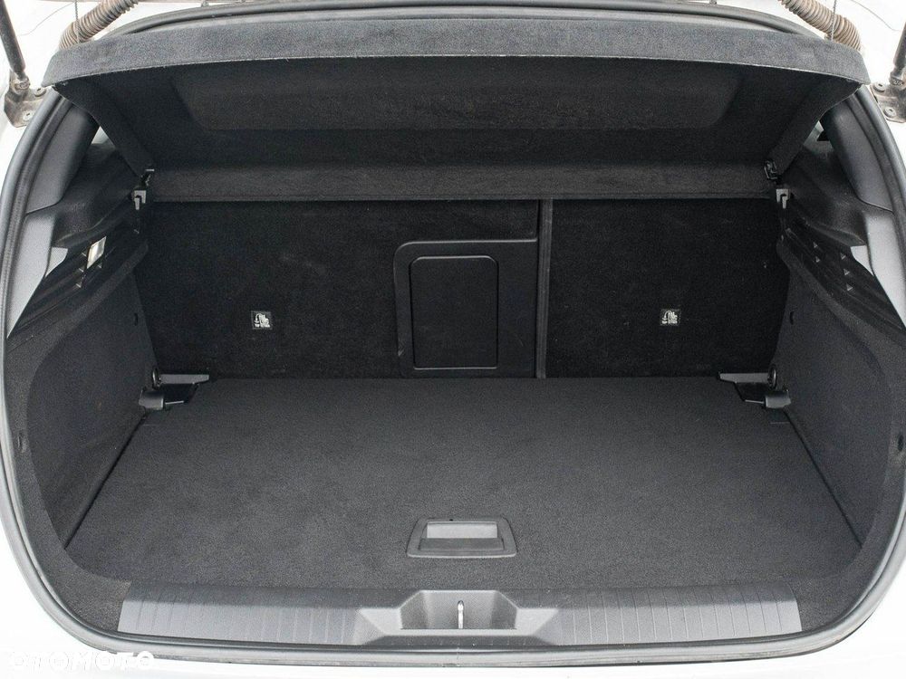 Opel Astra 1.2 T Elegance S&S - 26