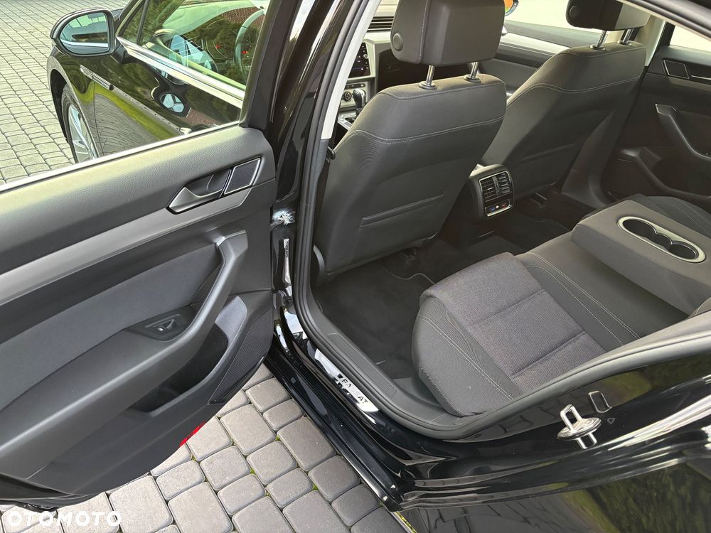 Volkswagen Passat 2.0 TDI SCR Comfortline DSG - 14