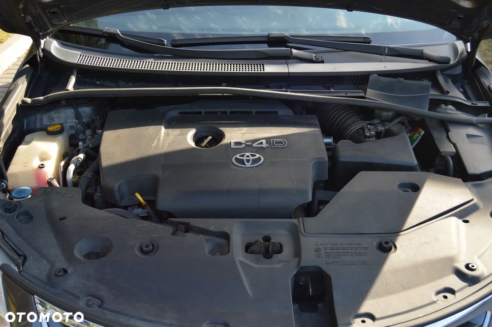 Toyota Avensis 2.0 D-4D Sol - 8