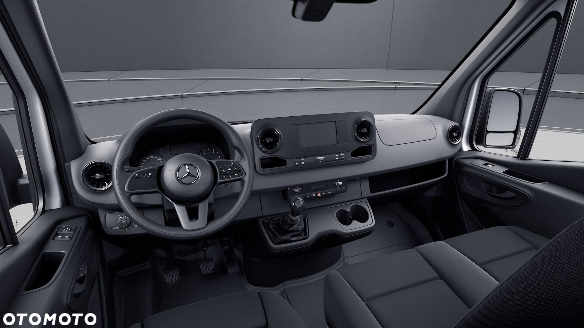 Mercedes-Benz Sprinter - 4