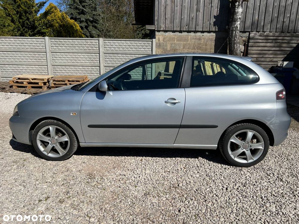 Seat Ibiza SC 1.4 16V Entry - 4