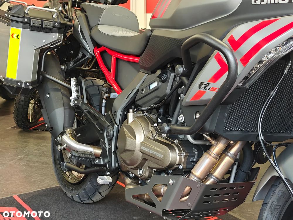 QJMOTOR SRT 600SX - 8