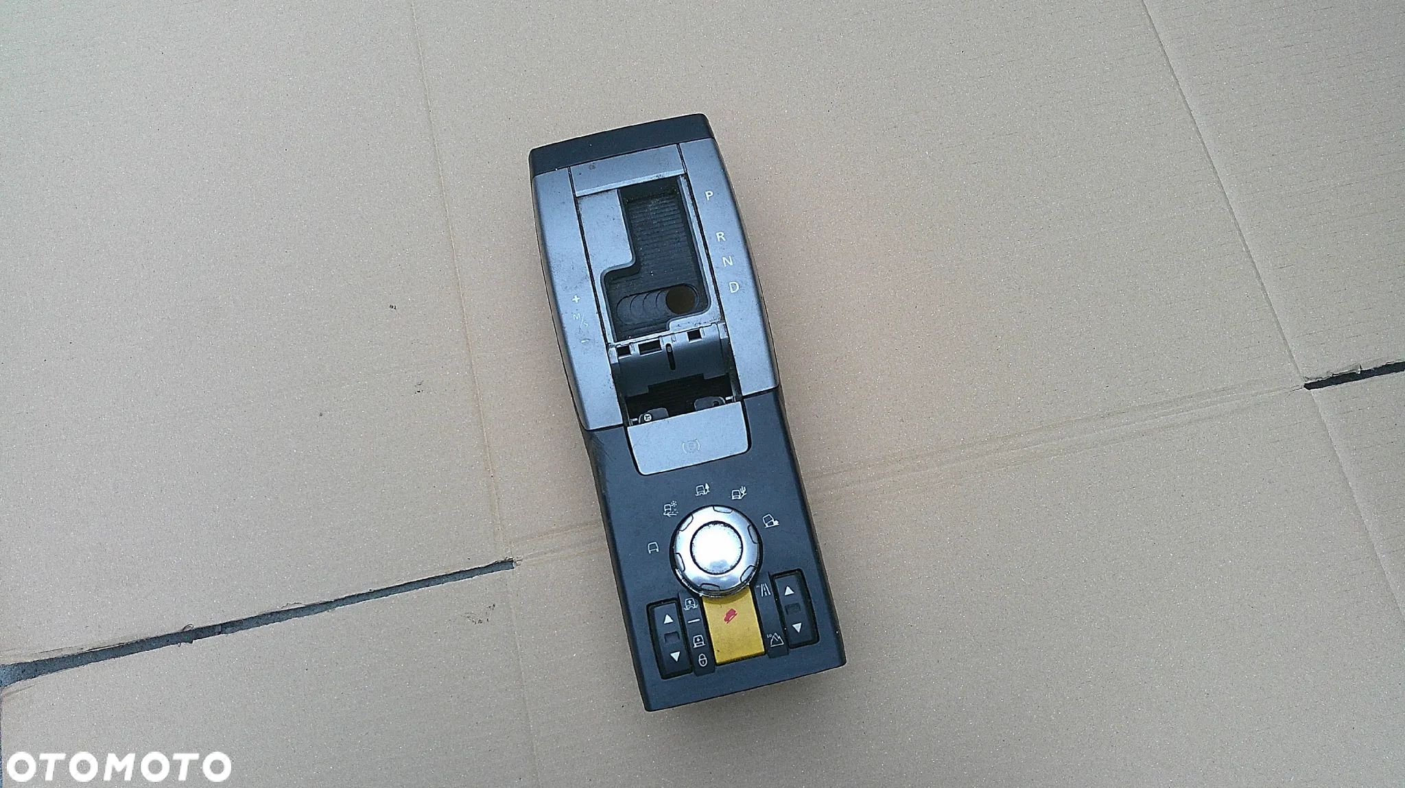 RANGE ROVER SPORT ŚRODKOWA KONSOLA ZAWIESZENIA 8H32-14B596-AA - 1