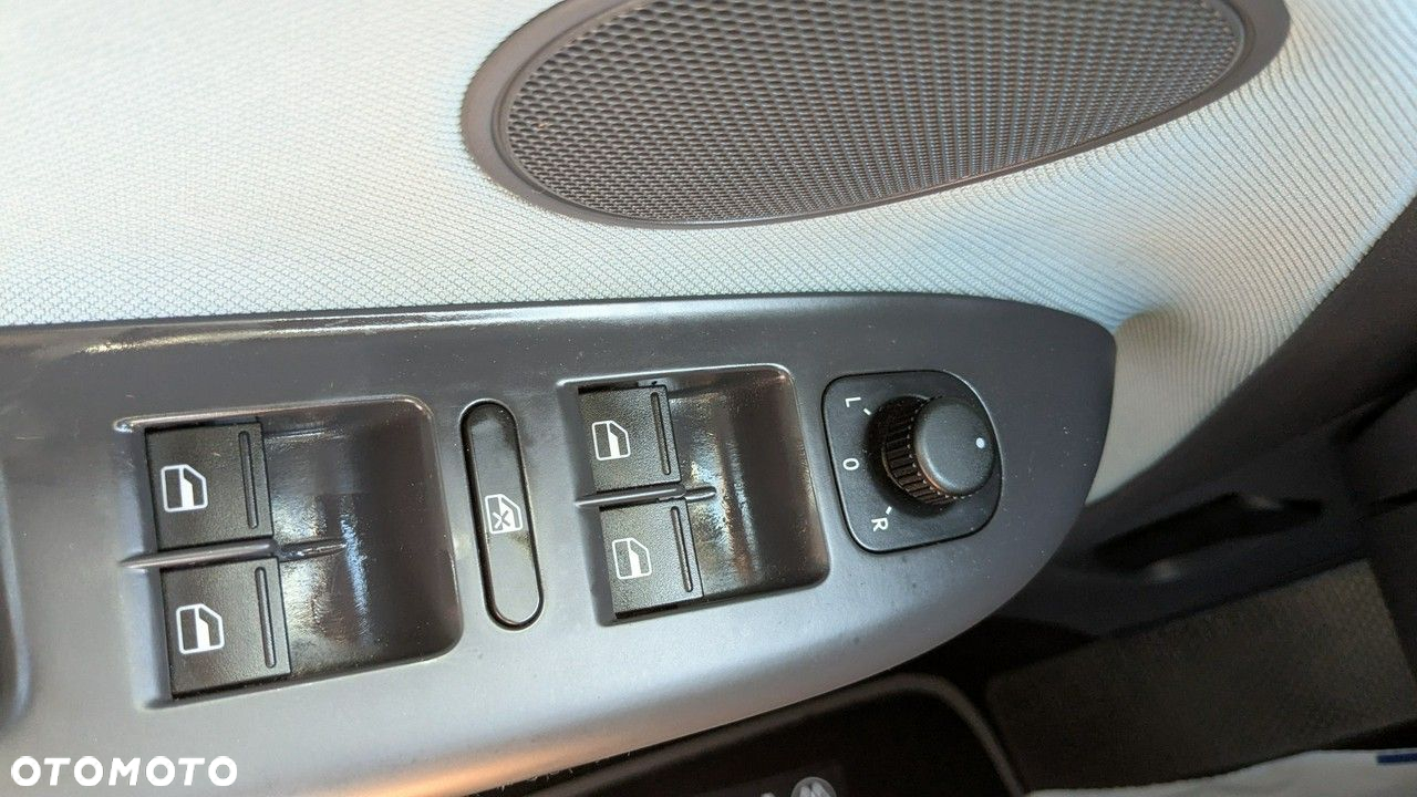Volkswagen Golf Plus - 31