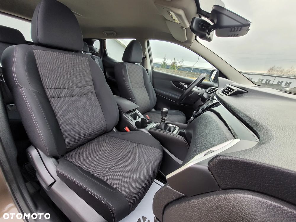 Nissan Qashqai 1.2 DIG-T N-Vision - 17