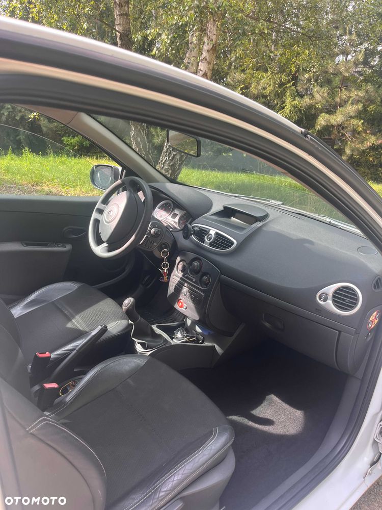 Renault Clio - 2