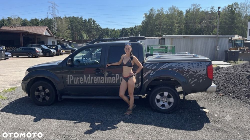 Nissan Pickup - 1
