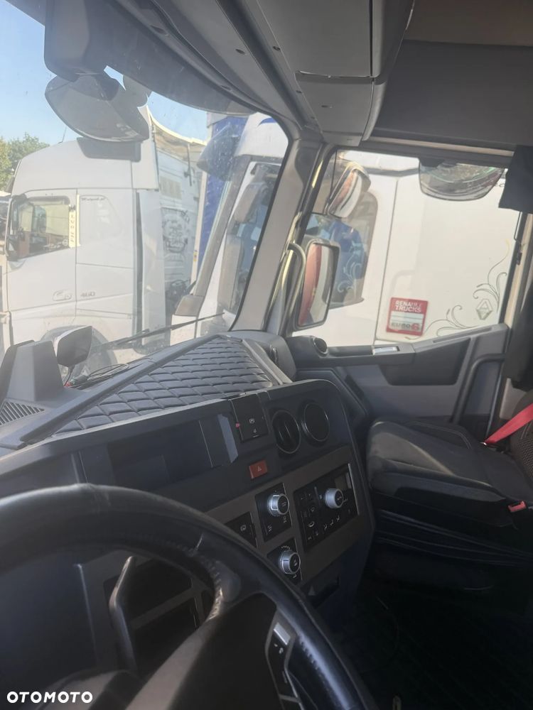 Renault T480 - 6