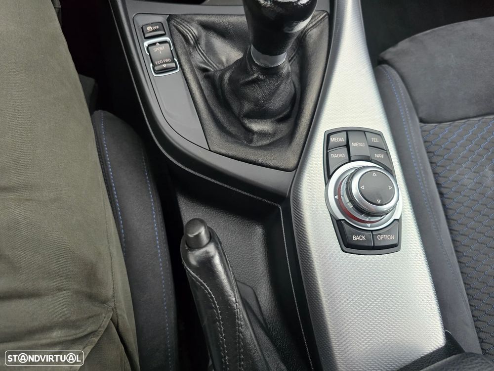 BMW 125 d Pack M - 16