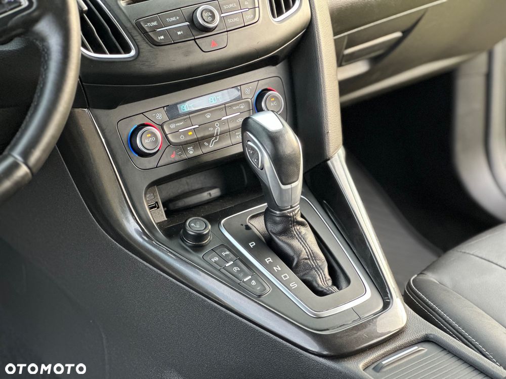 Ford Focus - 36