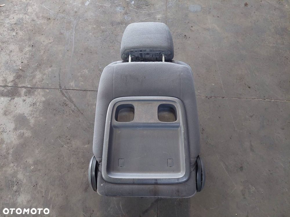 FOTEL TRZECI RZĄD PRAWY TYŁ TOYOTA PREVIA II - 4