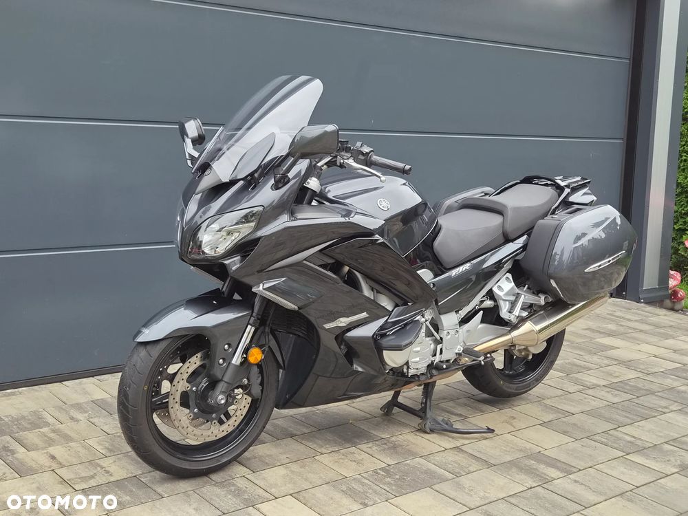 Yamaha FJR - 19