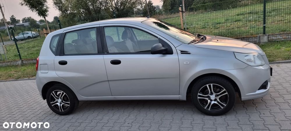 Chevrolet Aveo - 5
