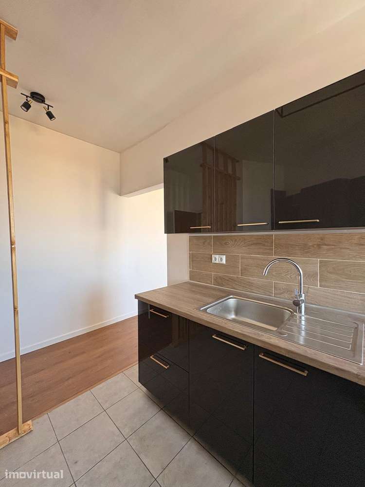 T2 remodelado no Centro de Sintra com muita luz - Grande imagem: 2/29