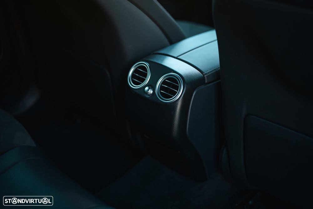 Mercedes-Benz GLC 300 de Coupe 4Matic 9G-TRONIC AMG Line Plus - 23