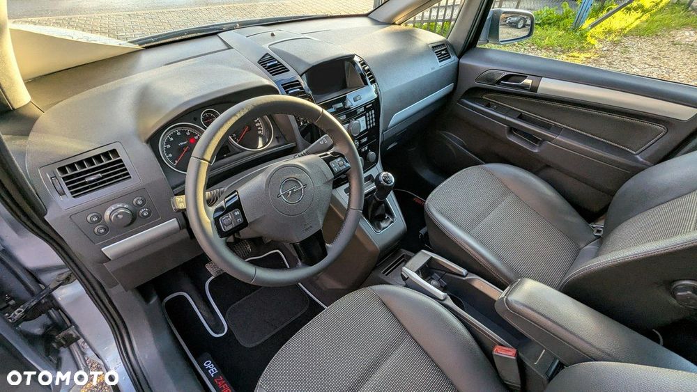 Opel Zafira - 13