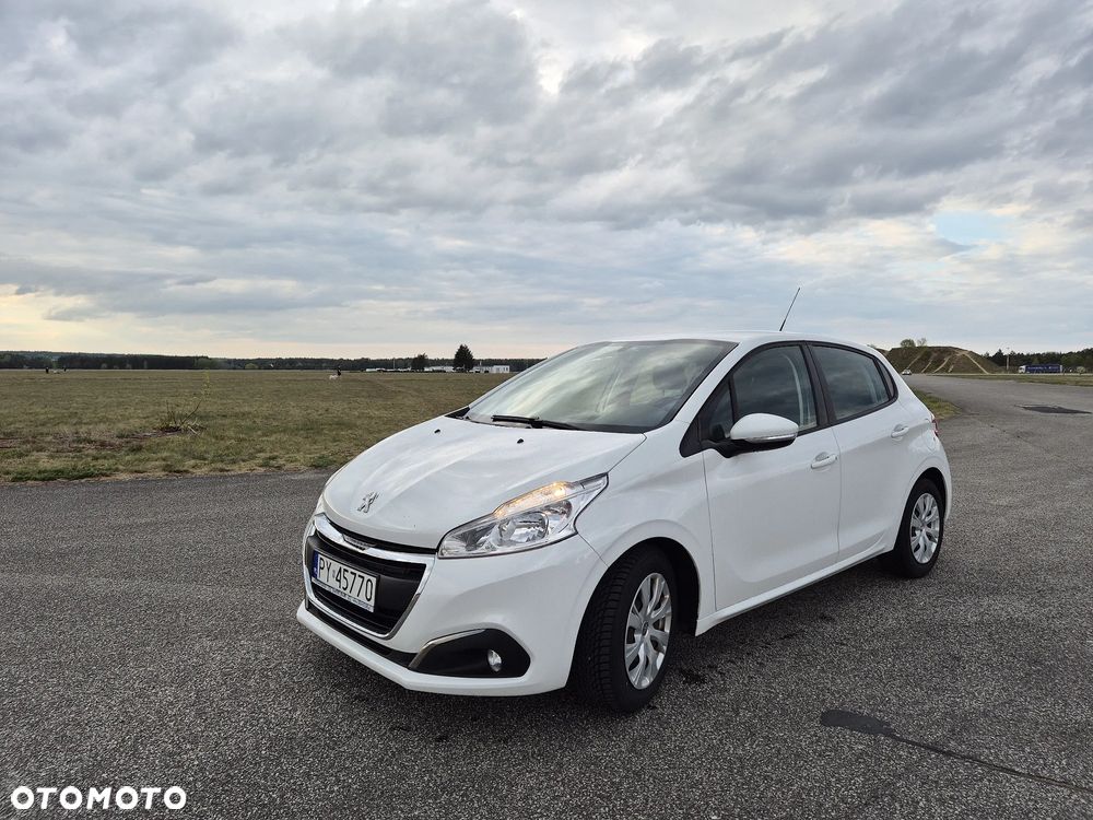 Peugeot 208 - 1