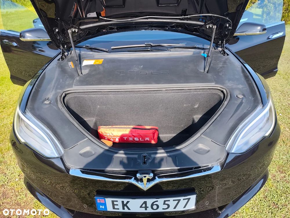 Tesla Model S - 9