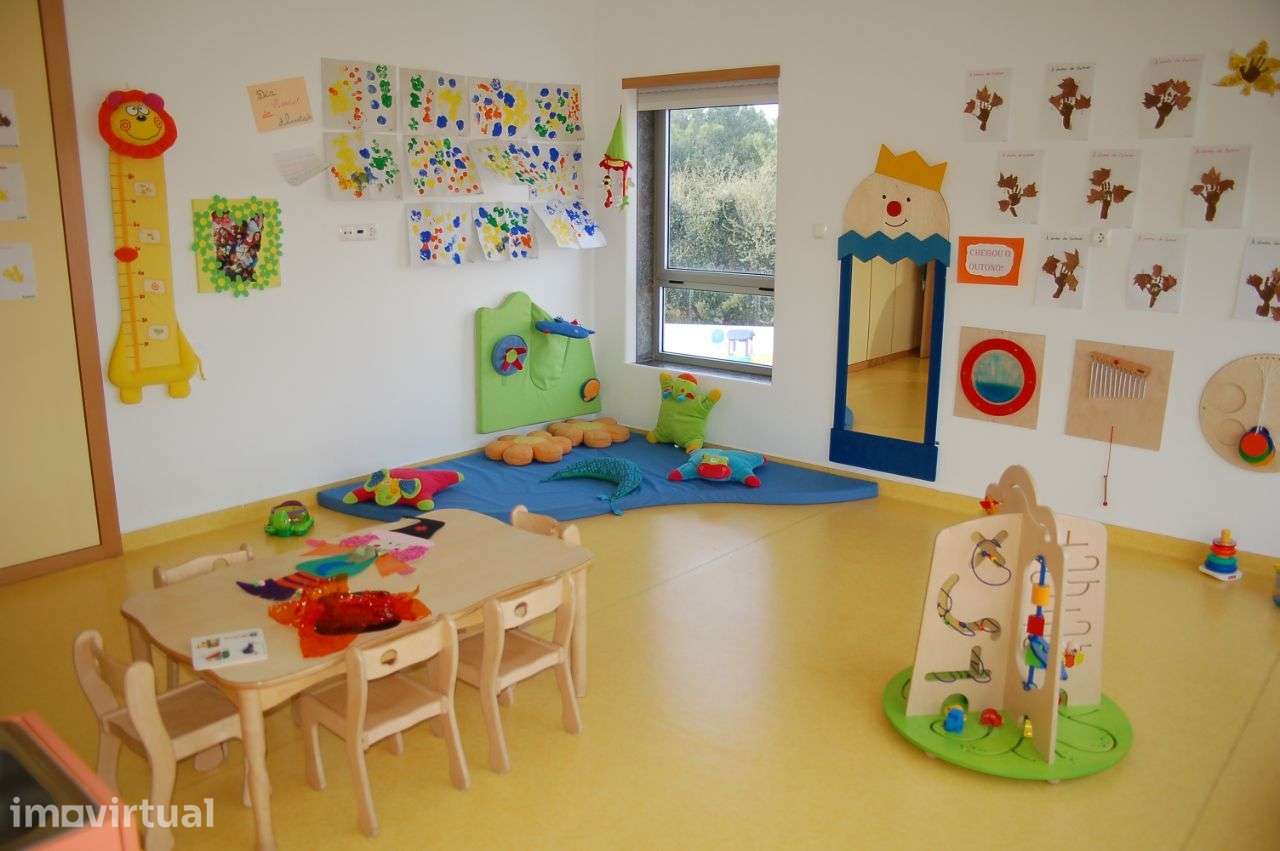 Imóvel para creche e jardim de infancia construido de raiz - Grande imagem: 2/15
