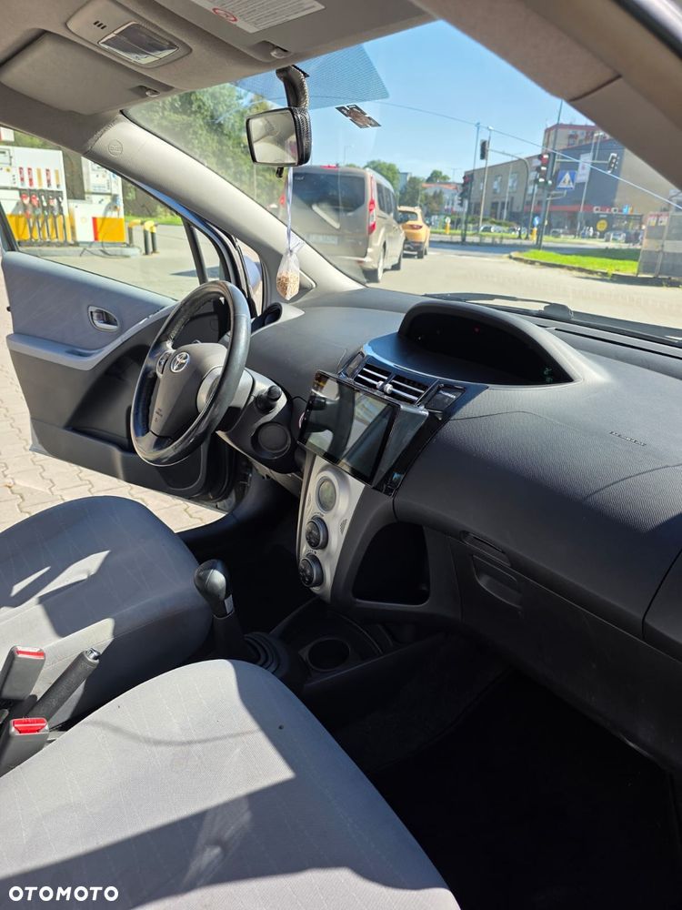 Toyota Yaris - 18