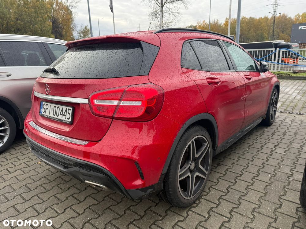 Mercedes-Benz GLA - 2