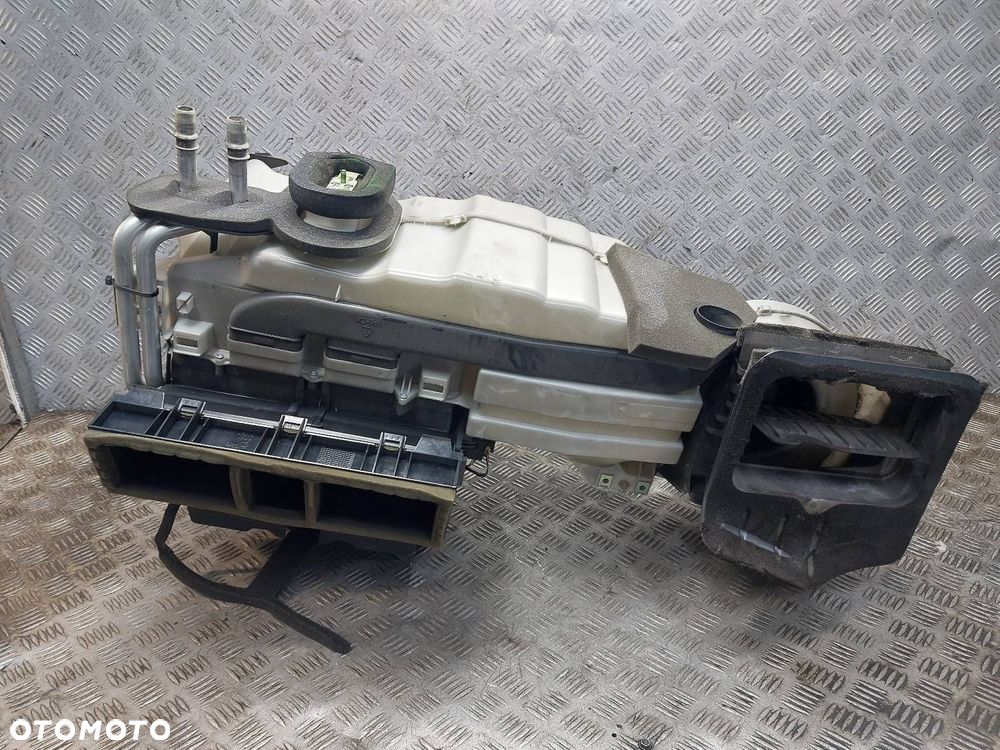 OBUDOWA NAGRZEWNICY VOLVO XC90 I 2.4 D5 30676511 - 1