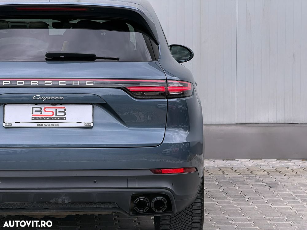 Porsche Cayenne Standard - 40