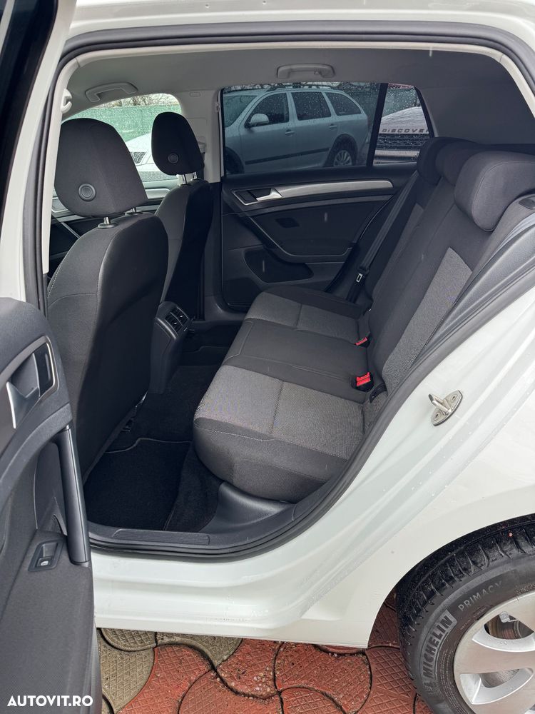 Volkswagen Golf 1.6 TDI BlueMotion Technology Comfortline - 14