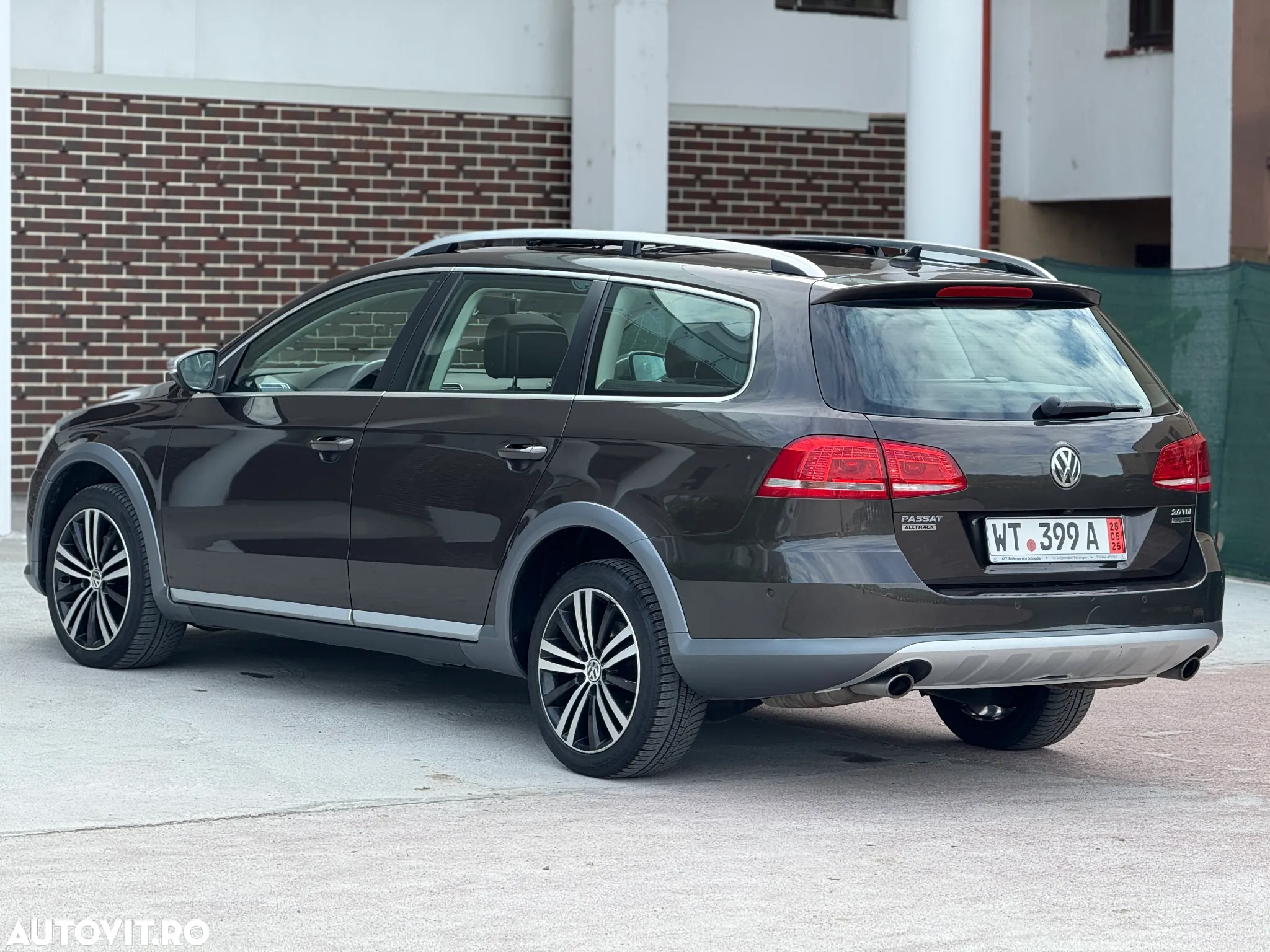 Volkswagen Passat Alltrack 2.0 TDI 4Motion DSG BlueMotion Tec - 4