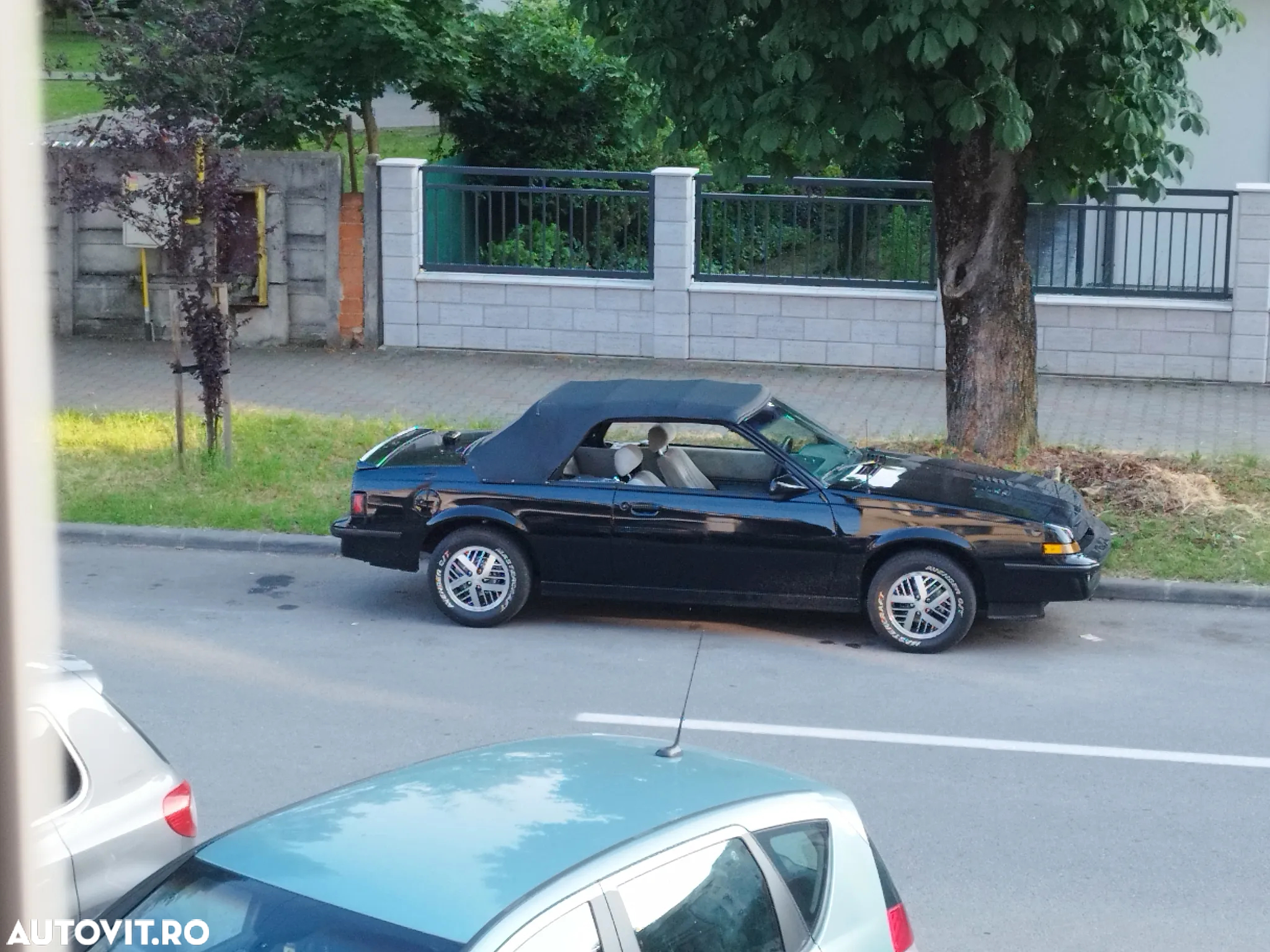 Pontiac Sunbird - 2