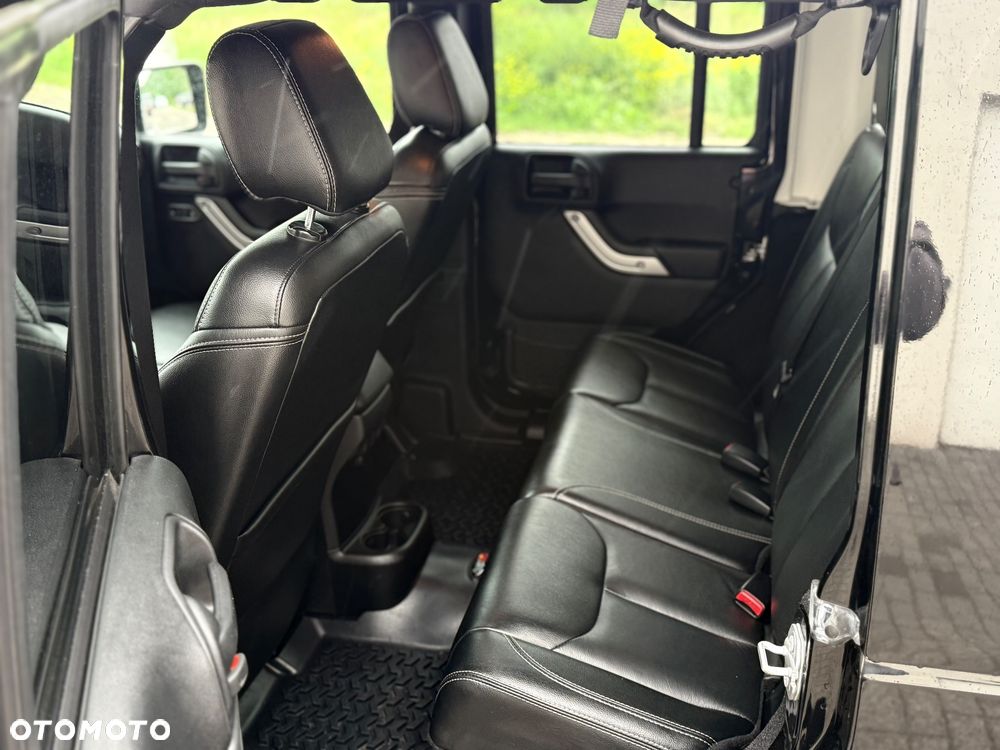 Jeep Wrangler 3.6 Unlim Sahara - 9