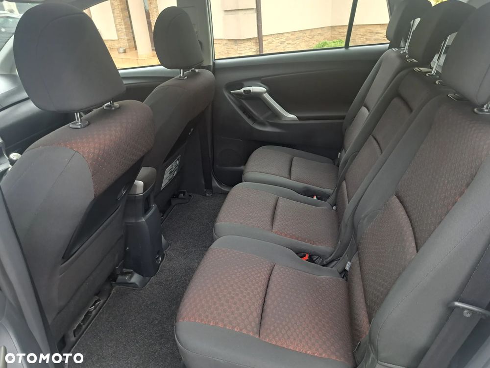 Toyota Verso 1.8 Prestige - 14