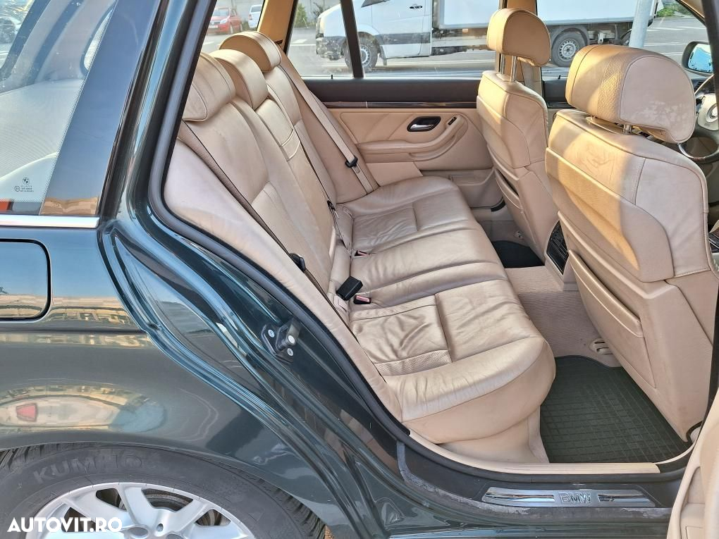 BMW Seria 5 525iA touring - 22
