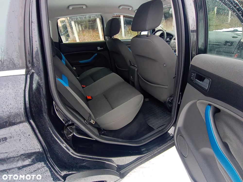 Ford Kuga 2.0 TDCi 2x4 Trend - 24