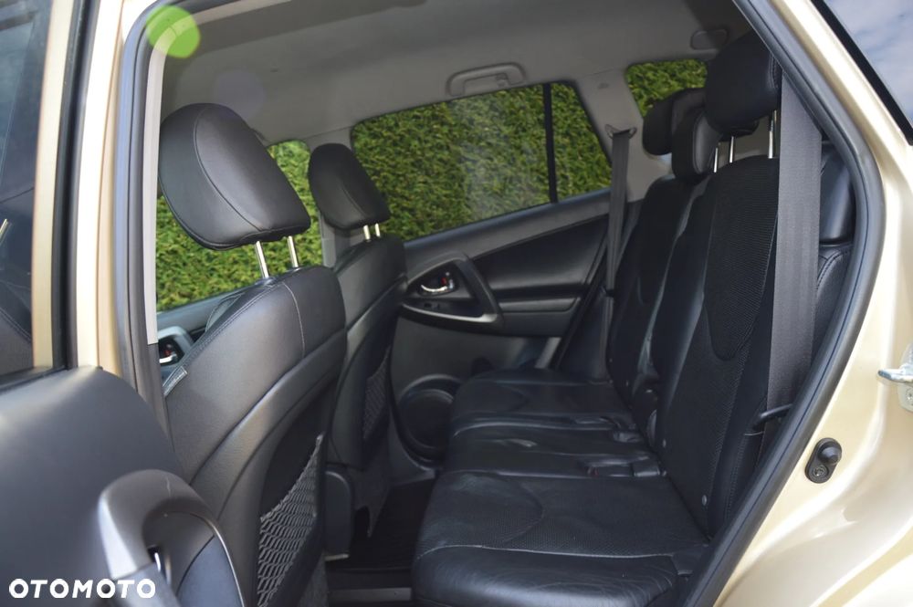 Toyota RAV4 2.2 D-CAT Sol 180 - 15