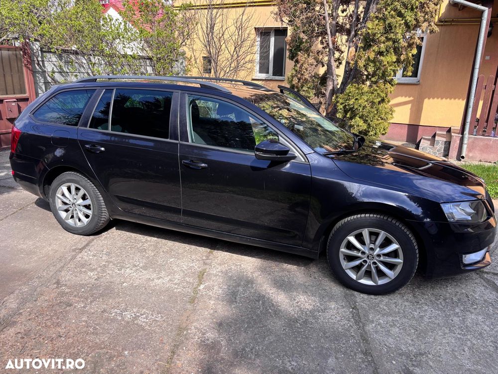 Skoda Octavia 1.6 TDI DSG Style - 3