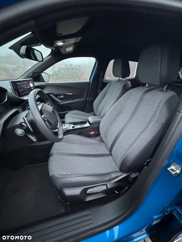 Peugeot 2008 BlueHDi 130 Allure S&S EAT8 - 24