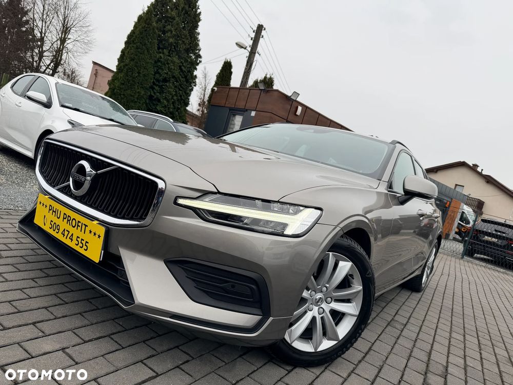 Volvo V60 B3 B Momentum Core - 1