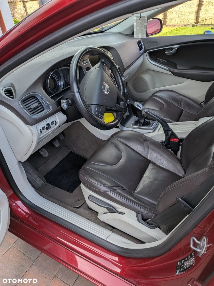Volvo V40 D2 - 11
