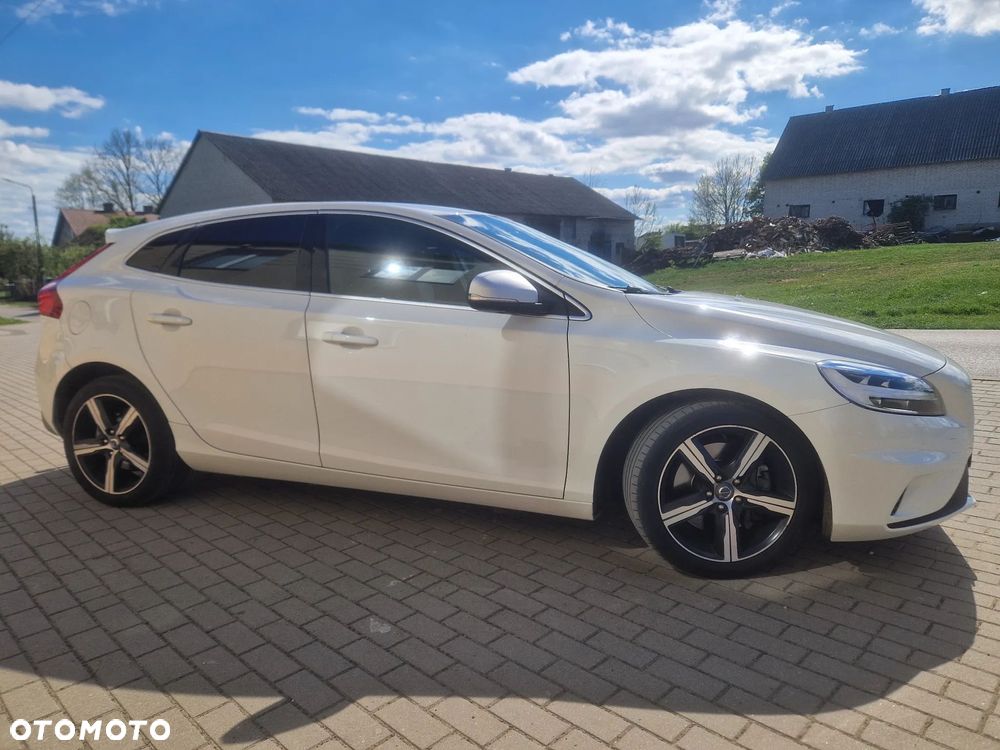 Volvo V40 D3 Geartronic RDesign - 11