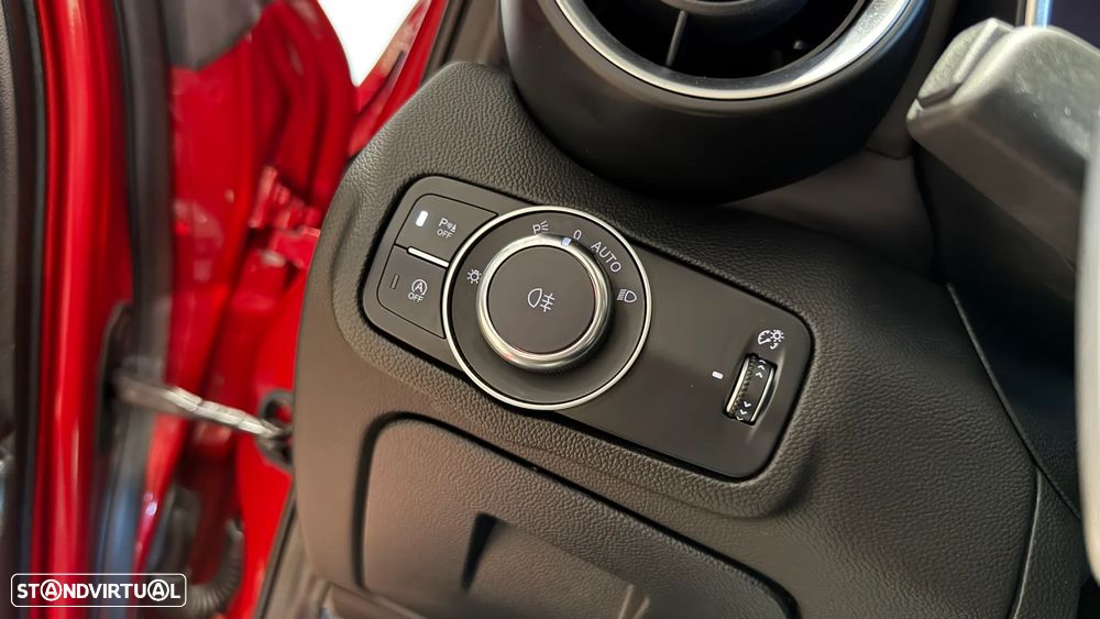 Alfa Romeo Giulia 2.9 V6 Bi-Turbo AT8 Quadrifoglio - 39